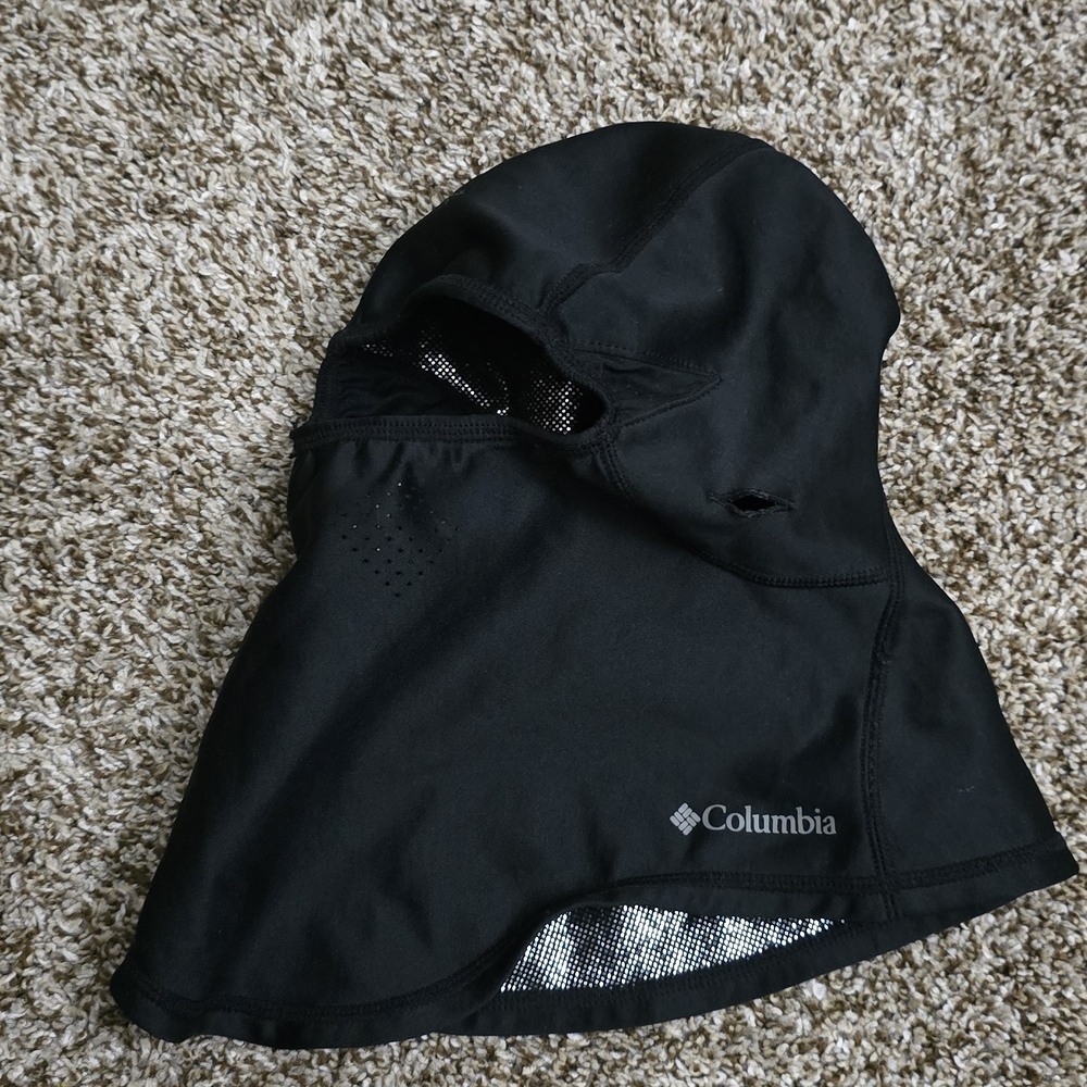 Columbia Black and Silver Snow Hat